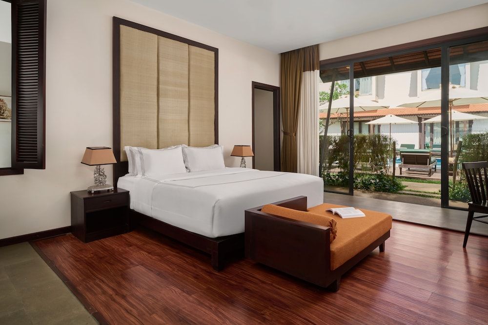 Suite with Pool View