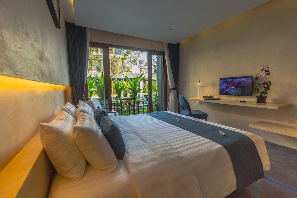 Sakmut Boutique Hotel Deluxe King Bed Room 4