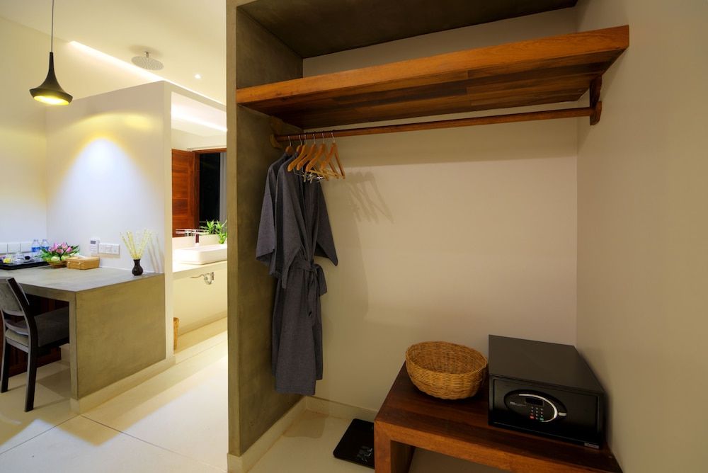 Apsara Residence Hotel Deluxe Twin with Balcony 25