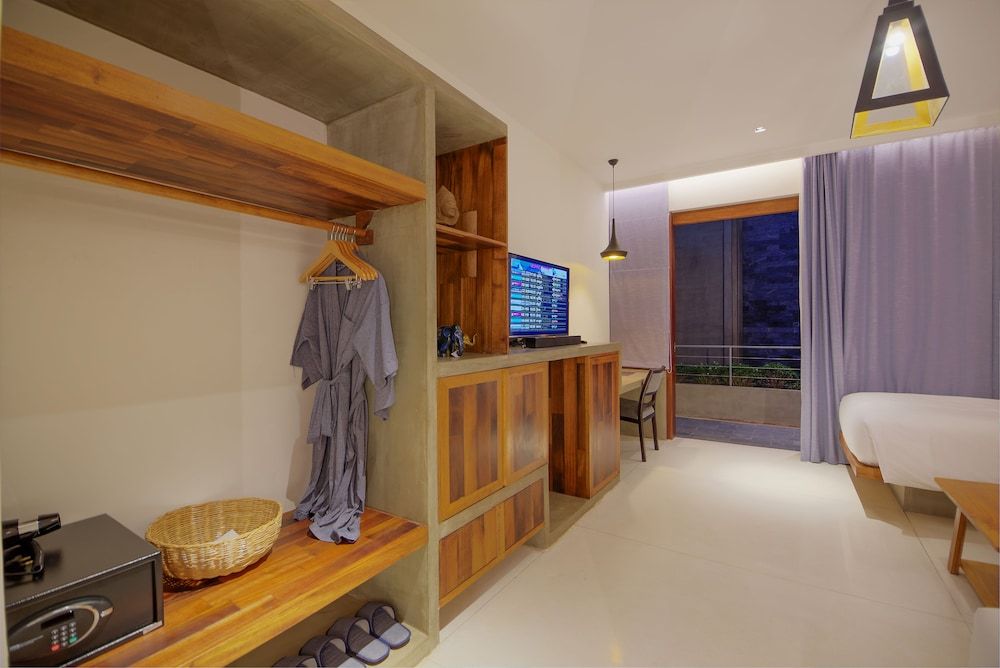 Apsara Residence Hotel Deluxe Twin with Balcony 23