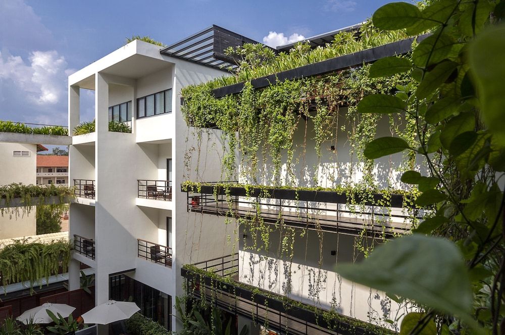 undefined The Aviary Hotel 3