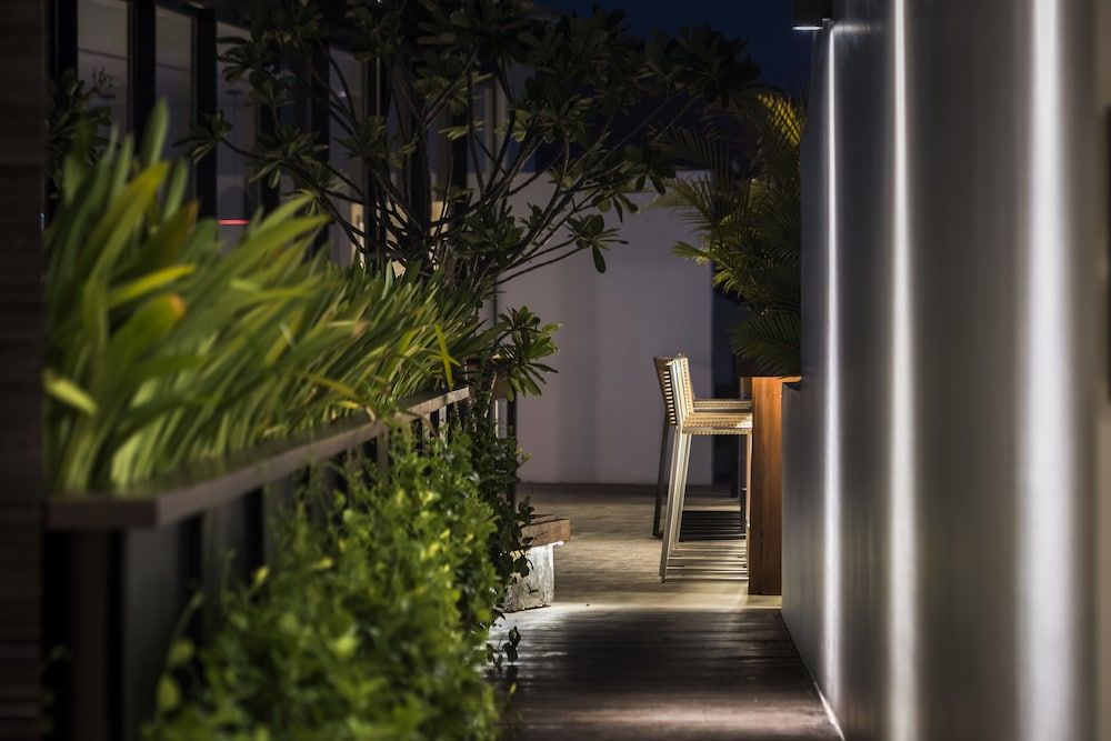 undefined The Aviary Hotel 7