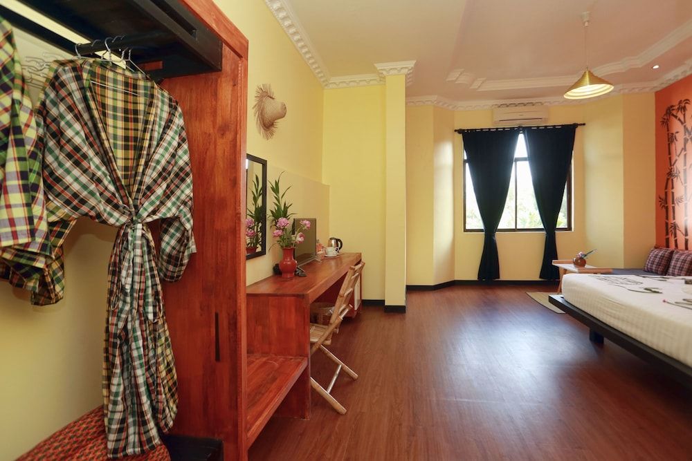 Central Indochine D'angkor Studio with Pool View 8