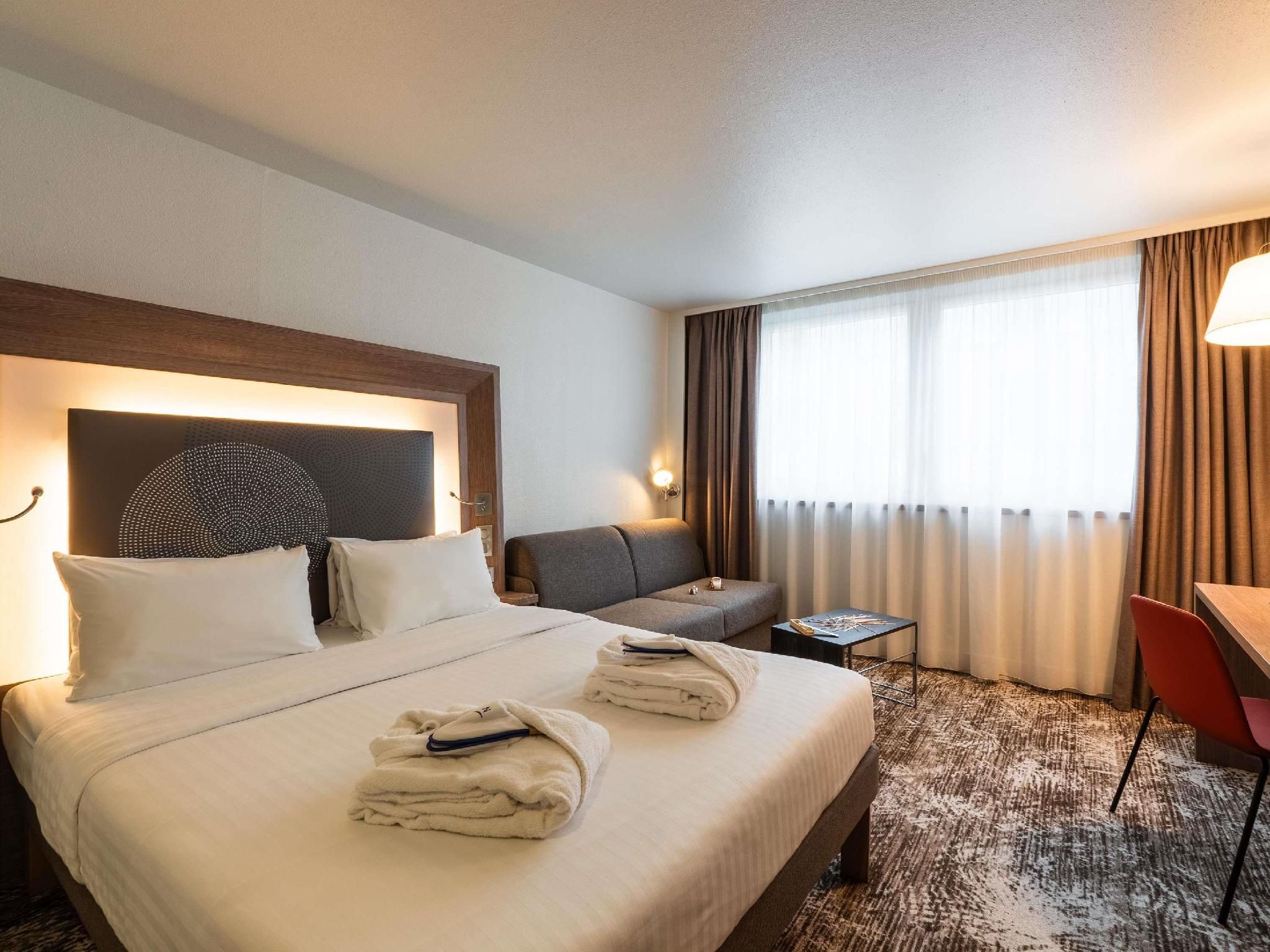 Executive Quadruple Room with Queen size bed and Double Sofa bed
