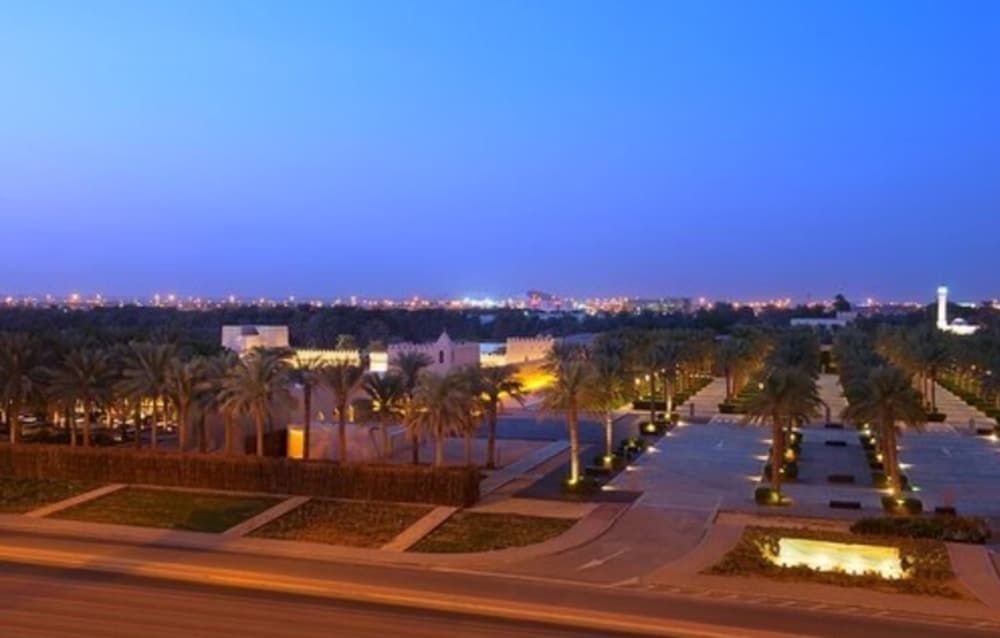 City Seasons Hotel Al Ain Deluxe Double Room, 1 Double Bed 12