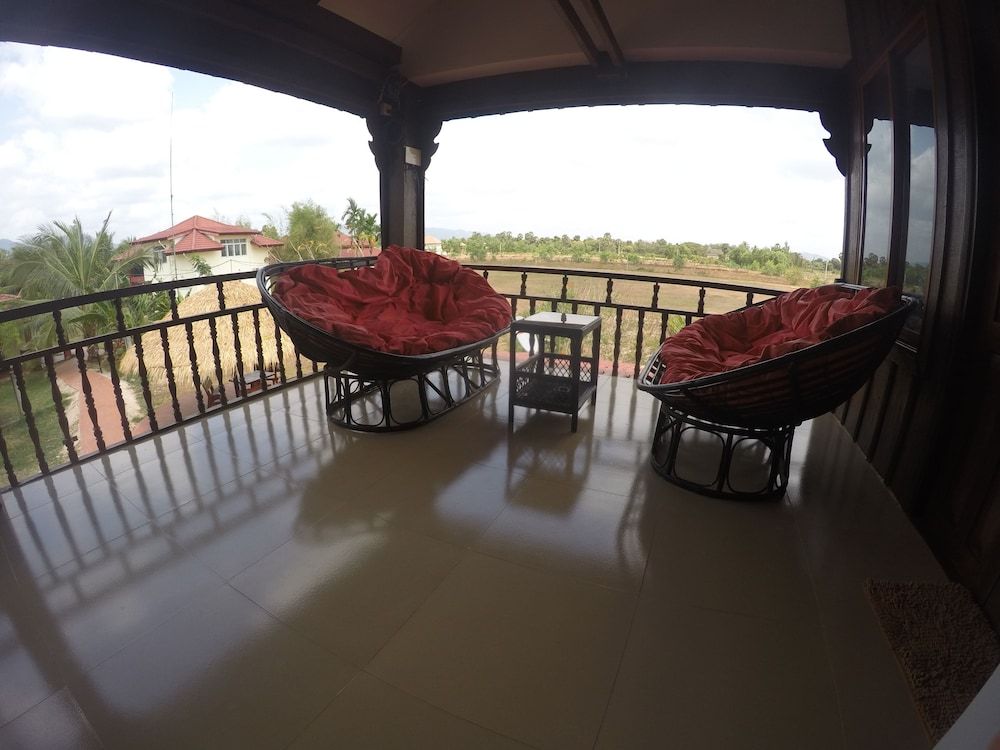 Villa Vedici Khmer House Double + Single 3