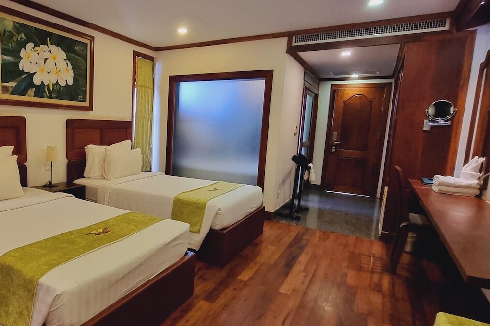 Maison Saiko Angkor Boutique Deluxe Twin Room, 2 Twin Beds, Bathtub, City View 2