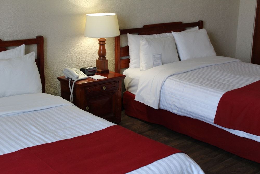 Best Western Majestic Standard Room, 2 Twin Beds, Non Smoking 2