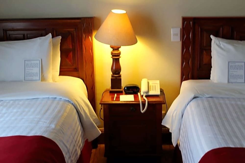 Best Western Majestic Standard Room, 2 Twin Beds, Non Smoking 5