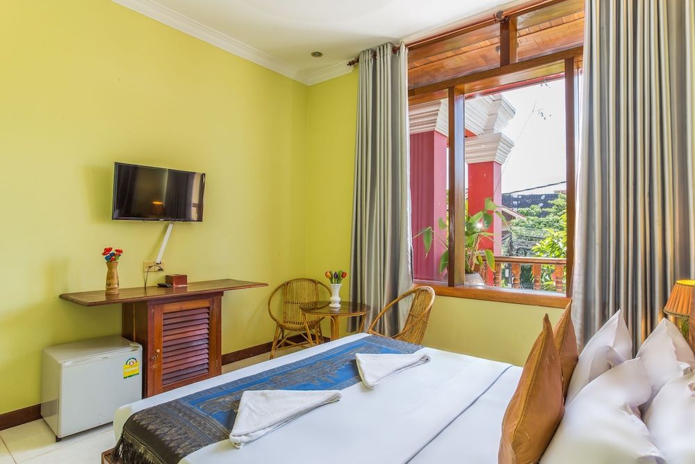 undefined Side Walk Never Die 2