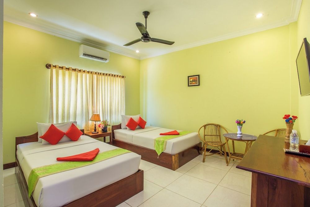 Side Walk Never Die Twin Room (with FAN - Free Pick up) 2