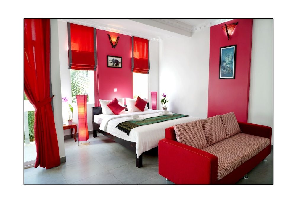 Paris Angkor Boutique Deluxe Double with Pool View 2