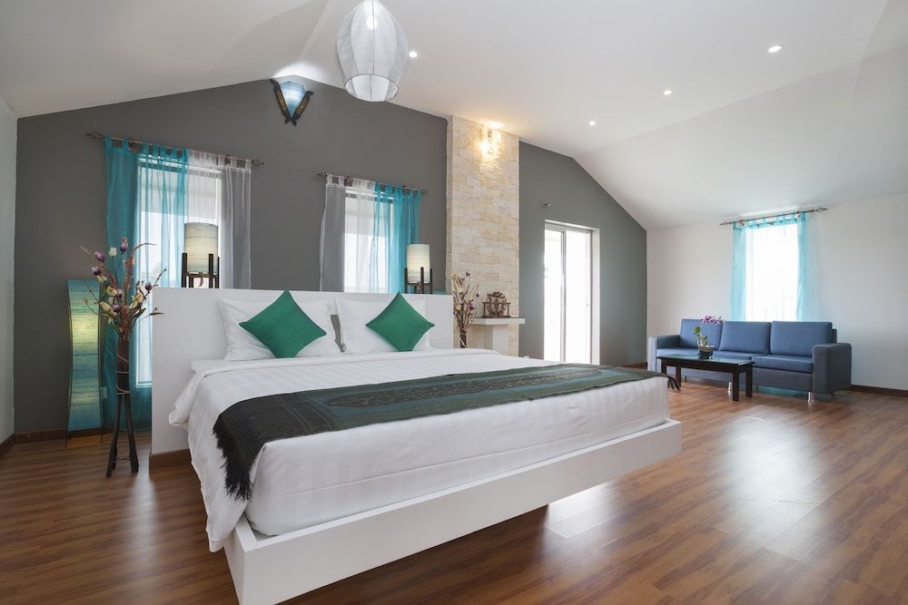 Paris Angkor Boutique Deluxe Suite with Balcony 3