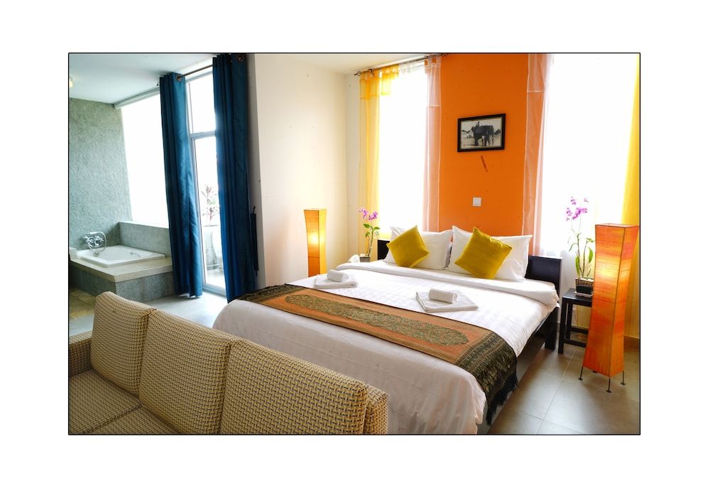 Paris Angkor Boutique Deluxe Double with Pool View 3