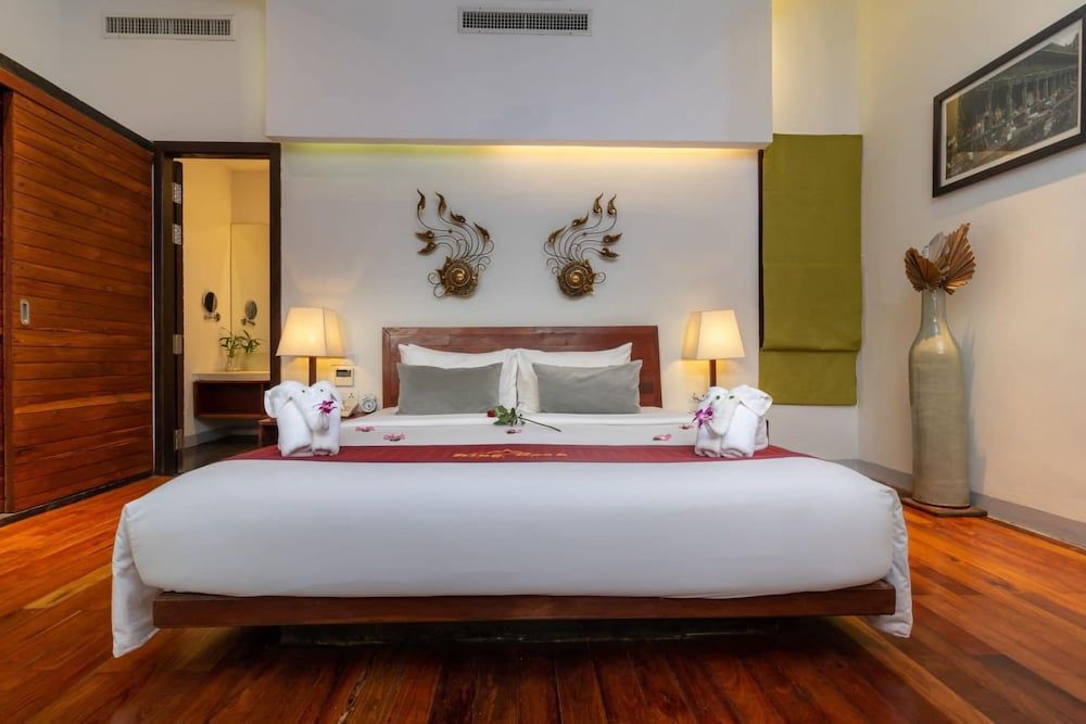 Private Jacuzzi Suite