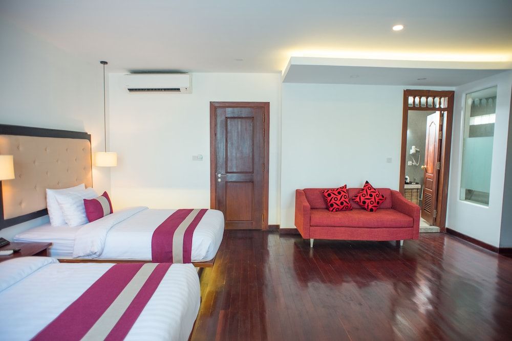 Family Suite Pool View with Balcony-Free Pickup