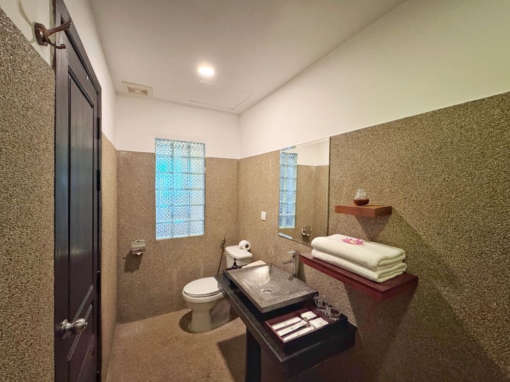 The Bliss Angkor Deluxe Double Room, Balcony, Pool View 11