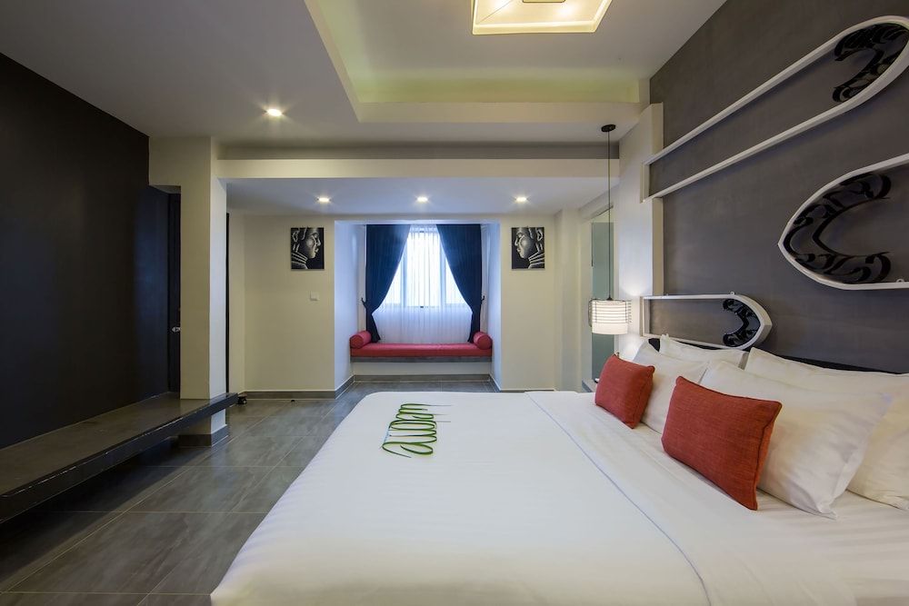 undefined Central Suite Residence 10