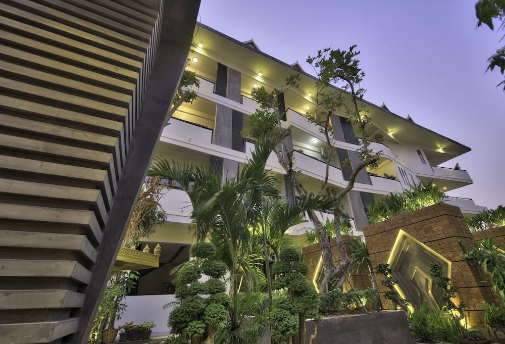 undefined Central Suite Residence 5