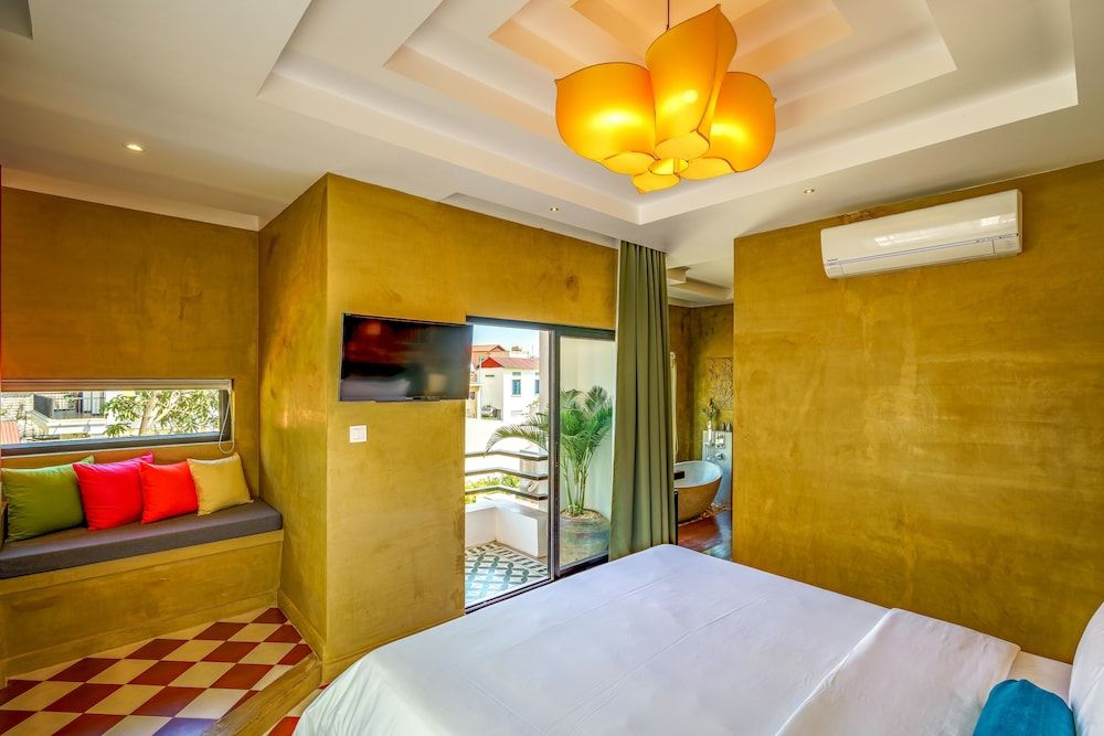 Deluxe Double Room, Bathtub
