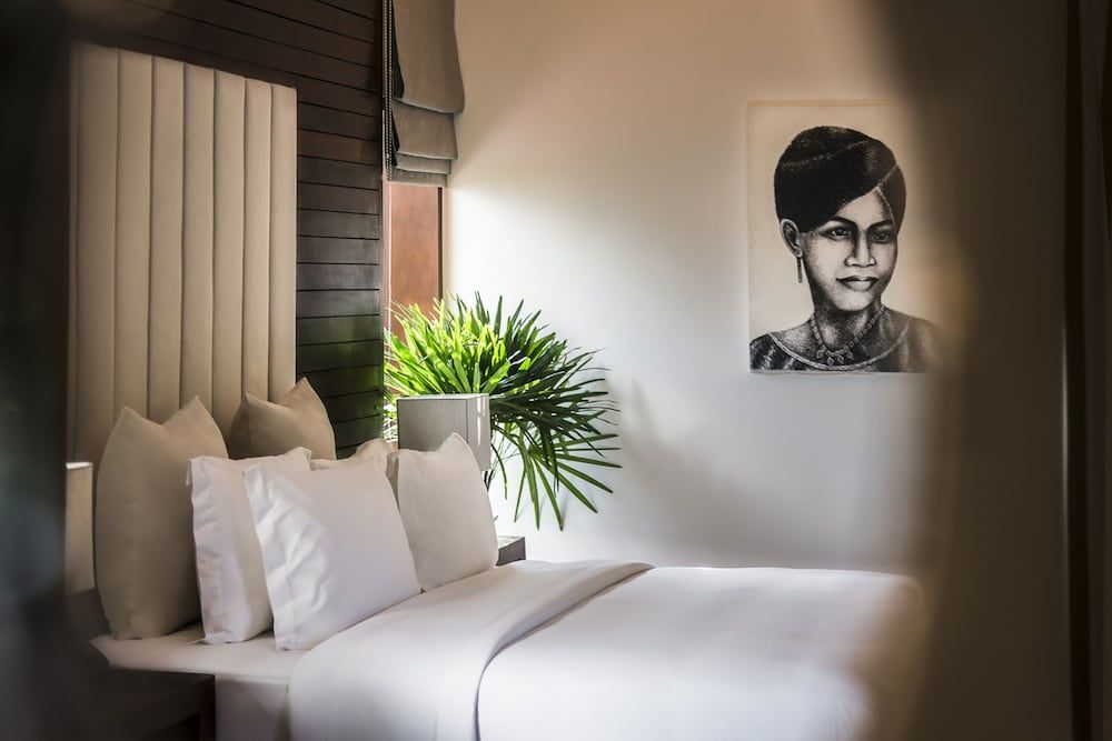 Junior Suite King with Pool View