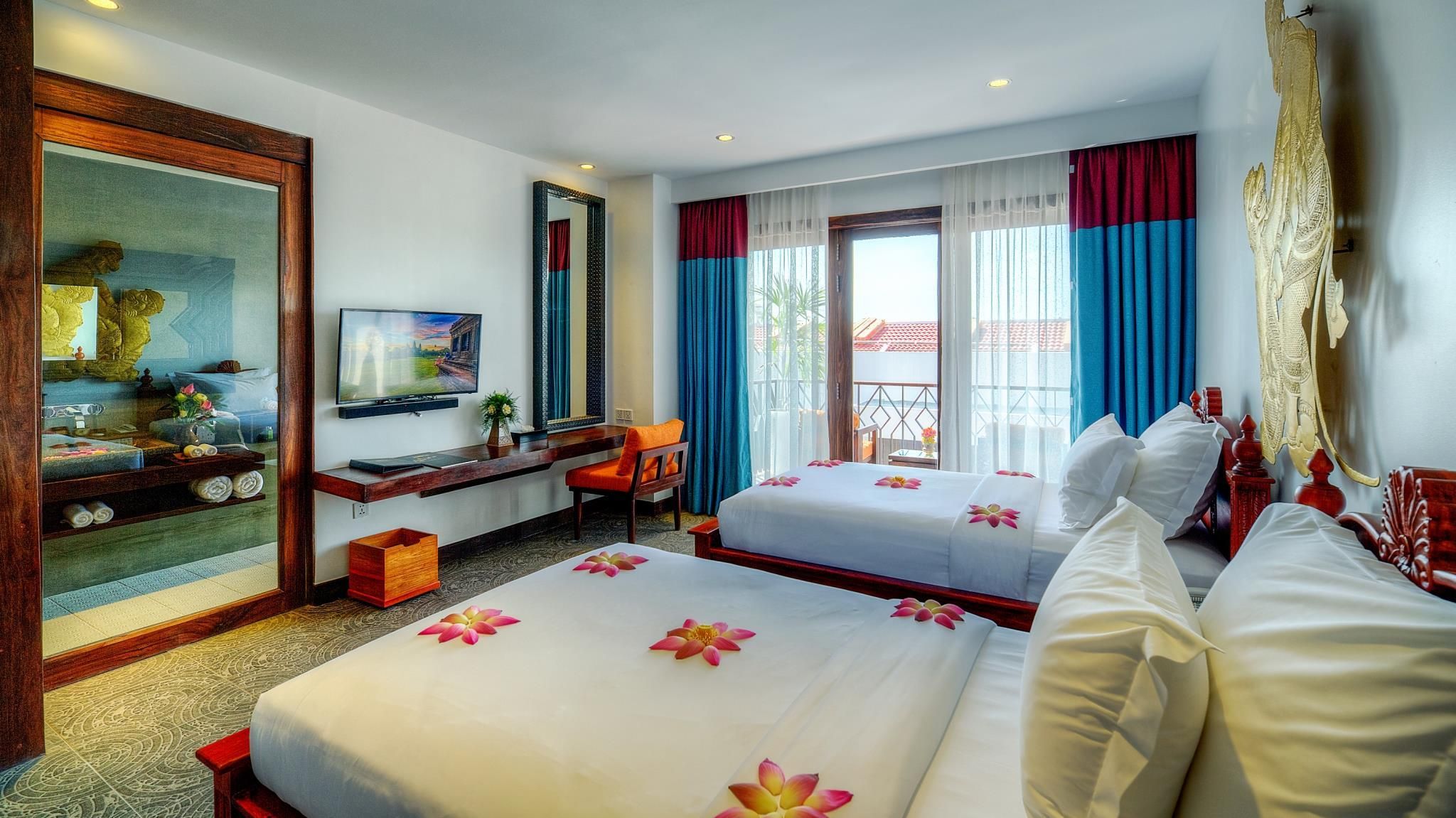 Golden Temple Retreat Premier Pool View Twin Room