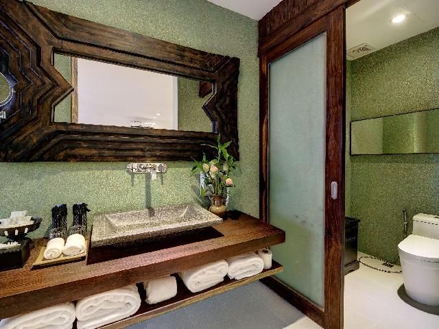 Golden Temple Retreat Premier Pool View Twin Room 2