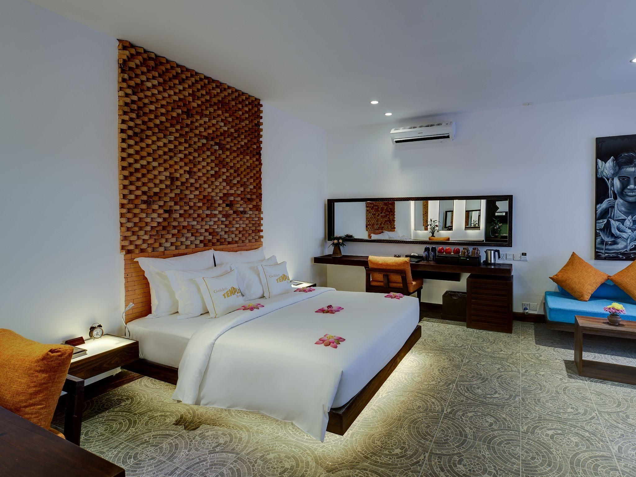 Premier Suite with Pool Access