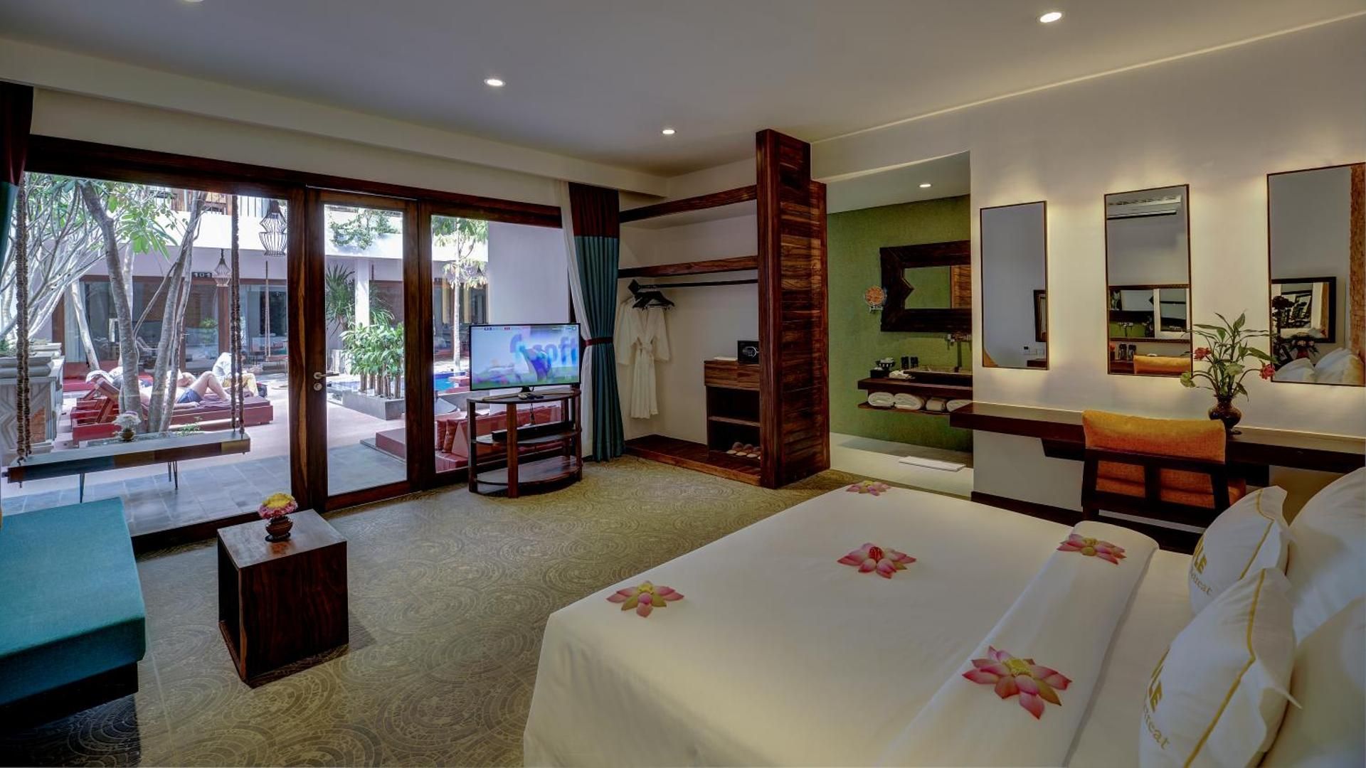 Premier Suite with Pool Access