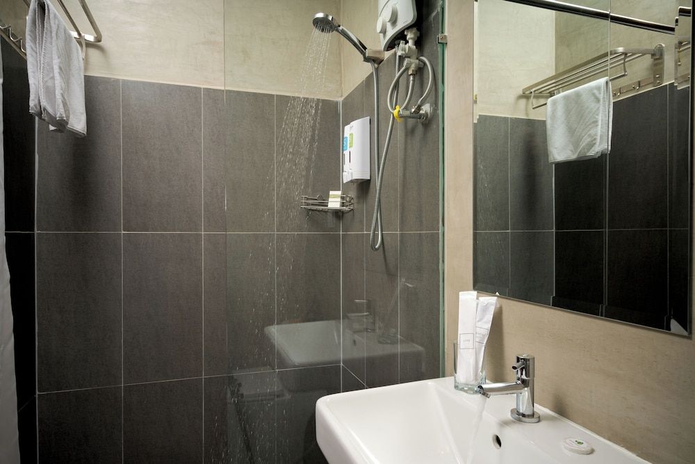 Onederz Hostel Siem Reap Superior Double Room, 1 Queen Bed 7