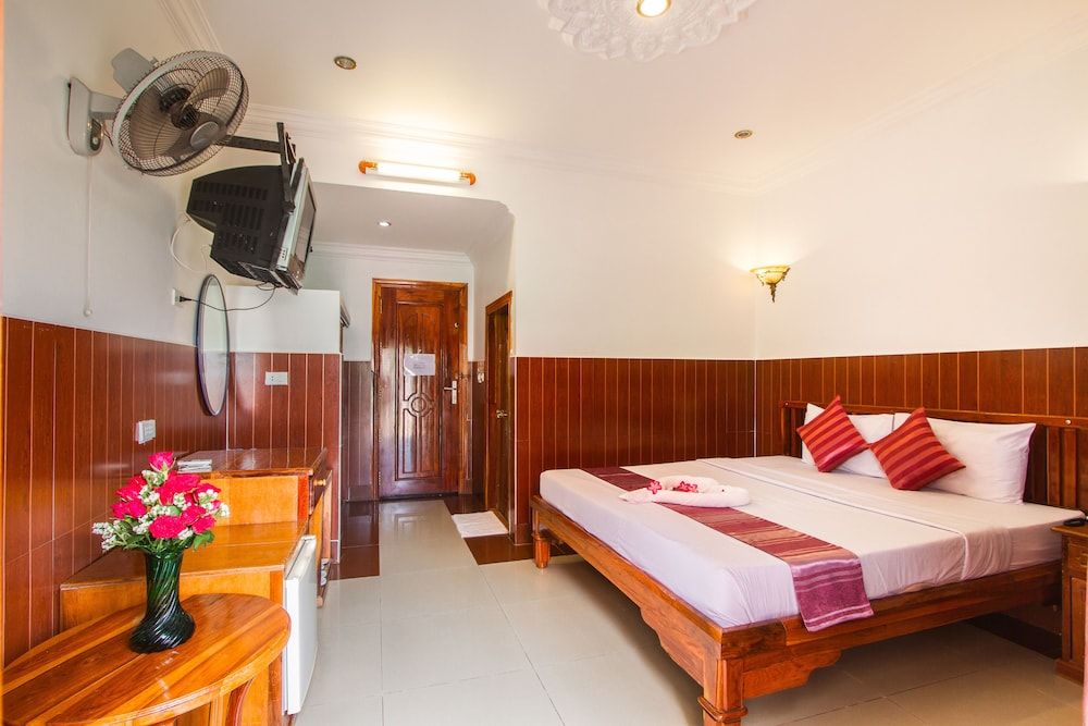 Botoum Hotel Standard Double Room 6