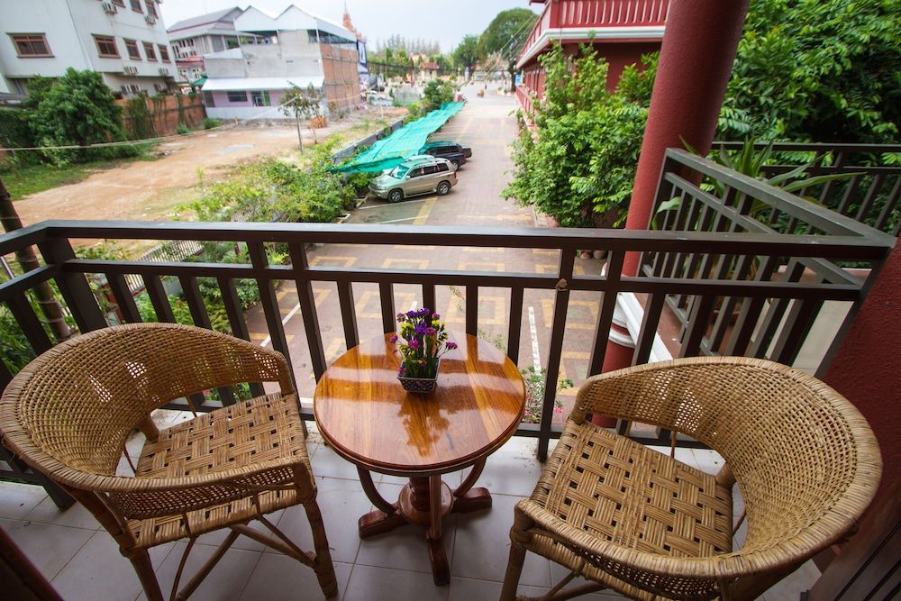 Botoum Hotel Standard Double Room 8