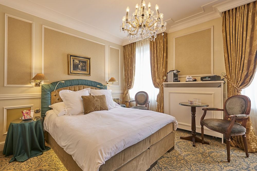 Relais & Chateaux Hotel Heritage Classic Double Room 7