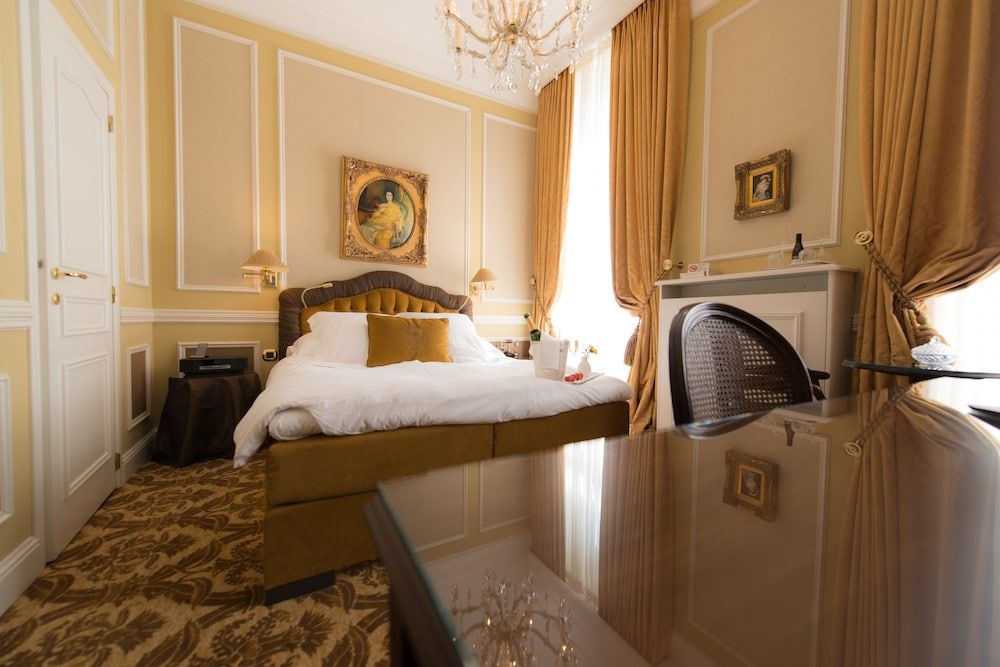 Relais & Chateaux Hotel Heritage Classic Double Room 4