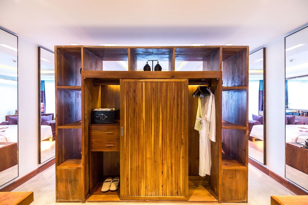 Golden Temple Boutique Deluxe Suite, Balcony, City View 10