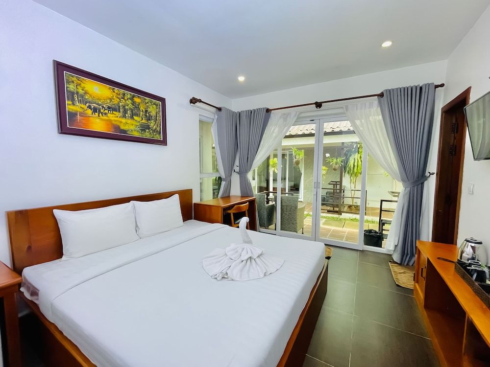 Sea Breeze Resort Family Bungalow, 2 Bedrooms, 2 Bathrooms, Ground Floor 3