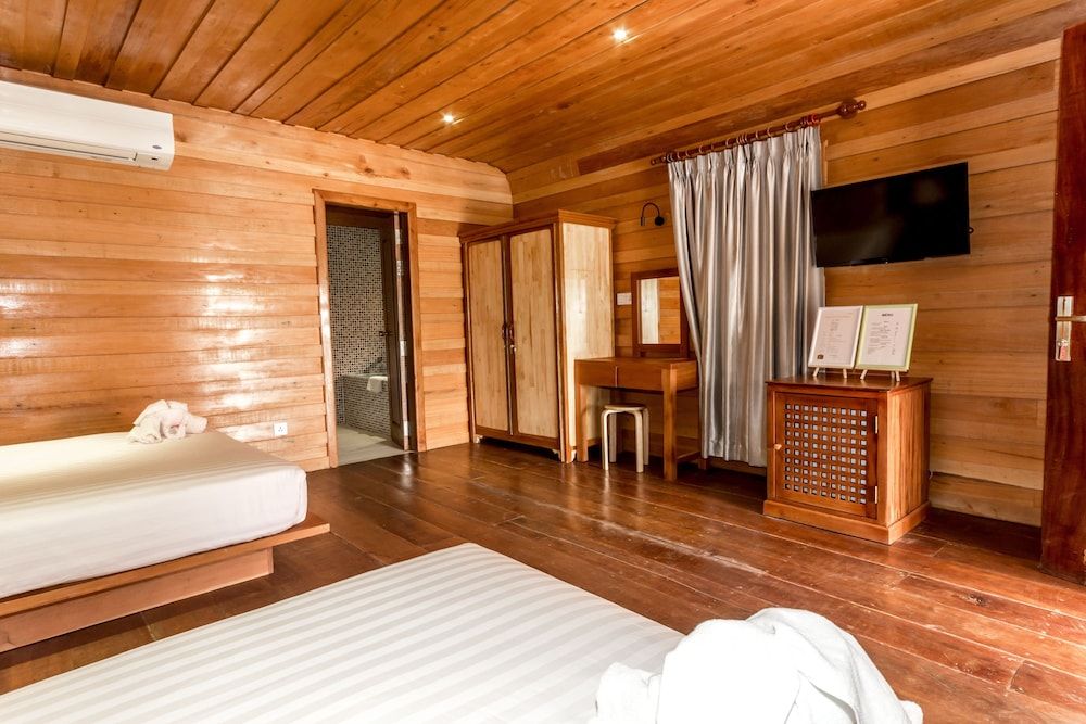 Deluxe Double Room, Balcony, Pool View