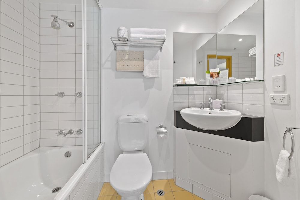 YEHS Hotel Melbourne CBD Standard Twin Room 4