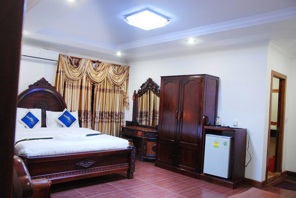 Emerald BB Battambang Hotel VIP Room 4
