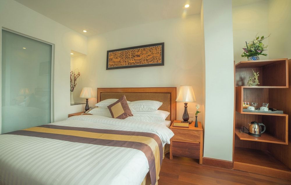 Phnom Penh Katari Hotel Superior Double Room, City View 6