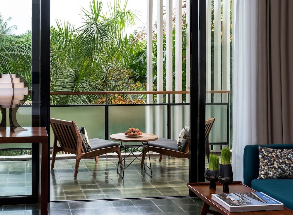 Viroth's Hotel Deluxe Double Room, Balcony, City View