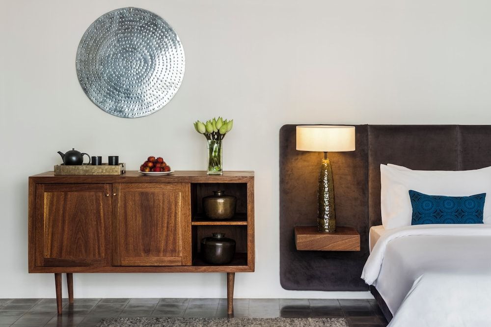 Viroth's Hotel Suite Pool View + Free Minibar