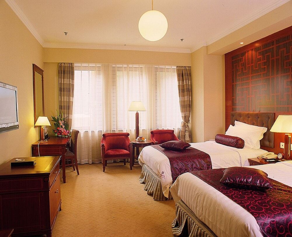 undefined Jin Jiang Park Hotel 10