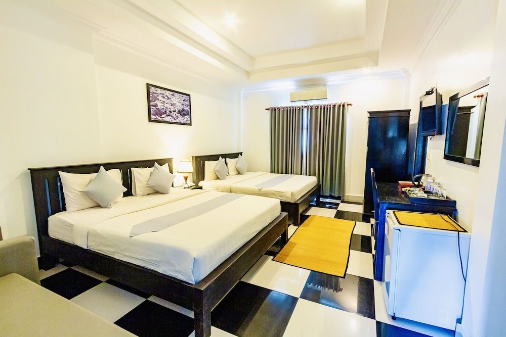 Deluxe Family Room