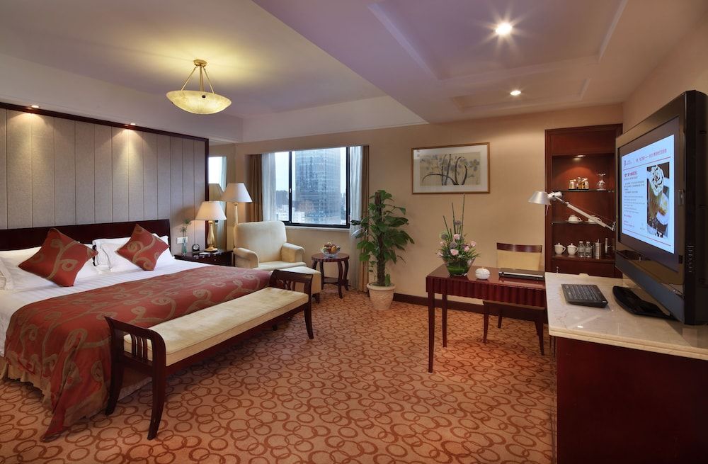 Shanghai Hotel Executive Room 2