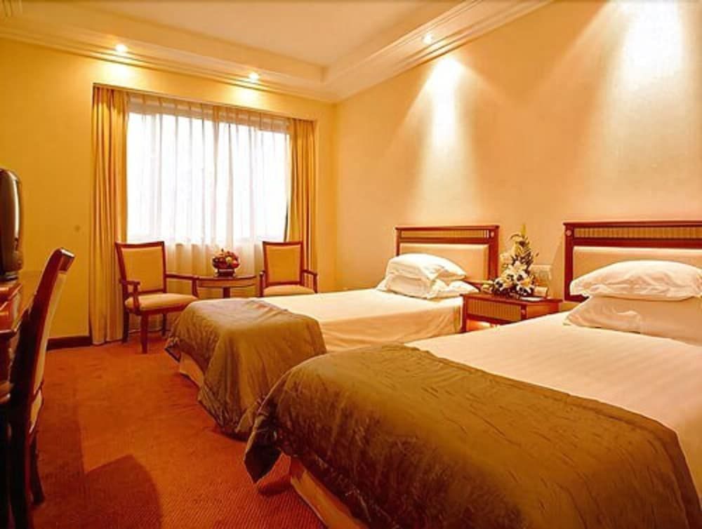 Standard Twin Room (inside window)