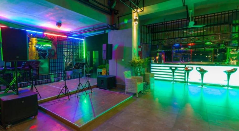 undefined Seventh Heaven Hotel and High Bar 10