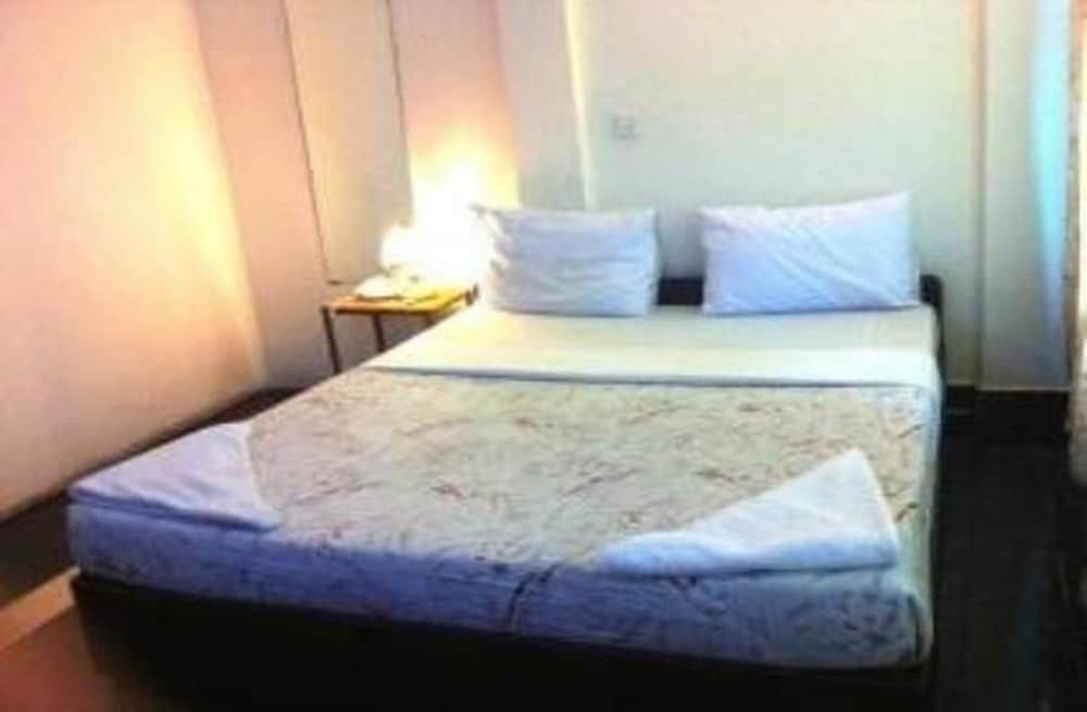 undefined Golden World Guesthouse