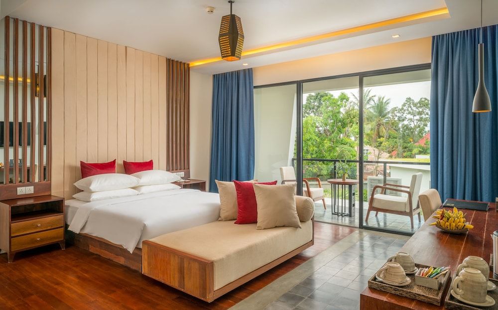 Metta Residence & Spa Premier Deluxe Pool View 2