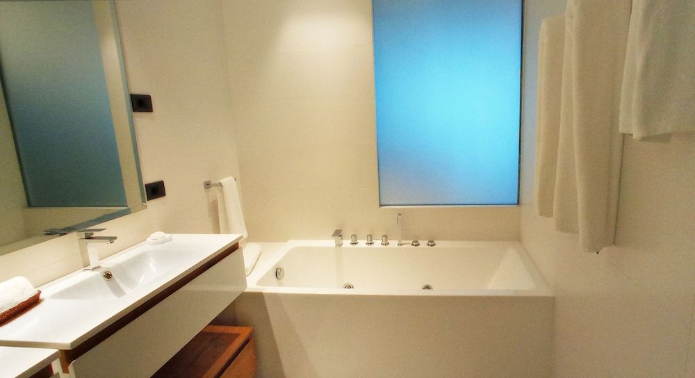 Hotel La Capilla Grand Studio Suite, Hot Tub 9